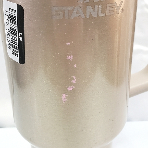 FLAW - NWT Stanley x e.l.f. Special Edition 40oz Tumbler in Honey Talks - Picture 3 of 9